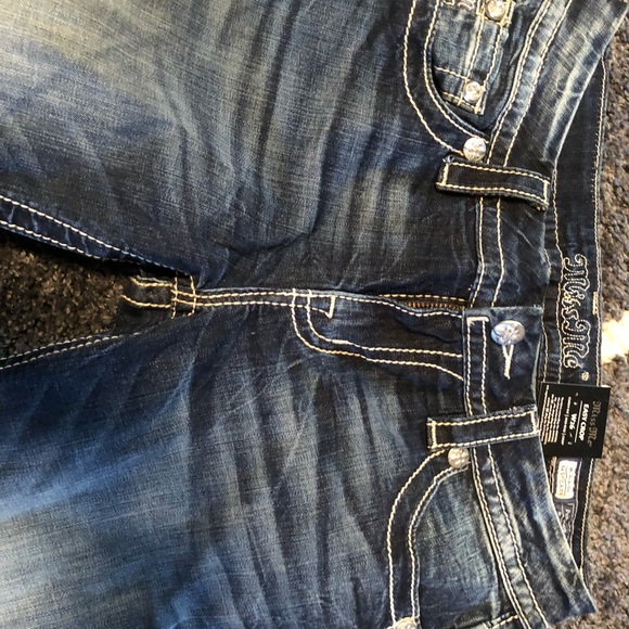 Miss Me Capris - Picture 4 of 5